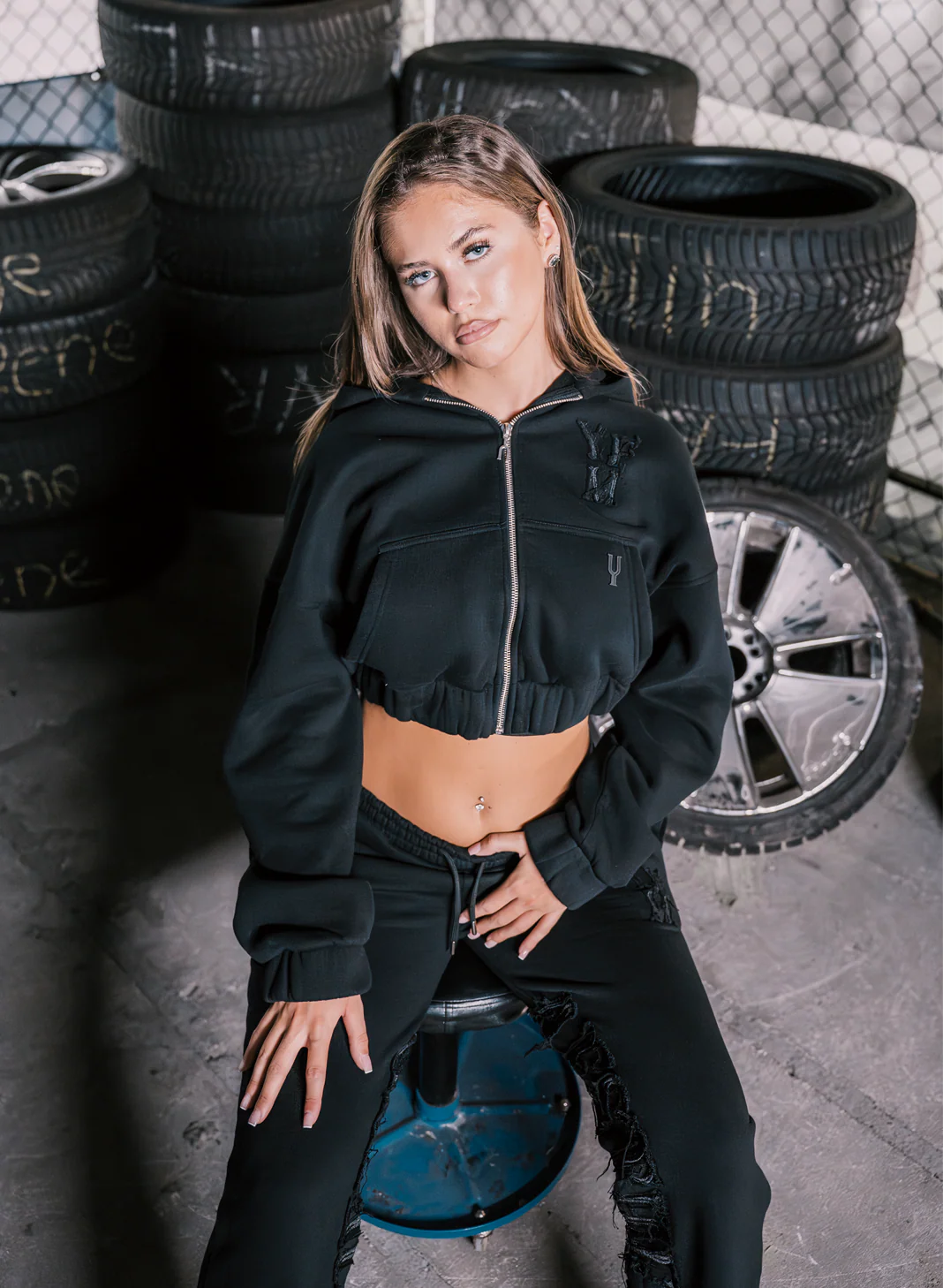 C/A ZIP-HOODIE BLACK WOMEN - Image 9